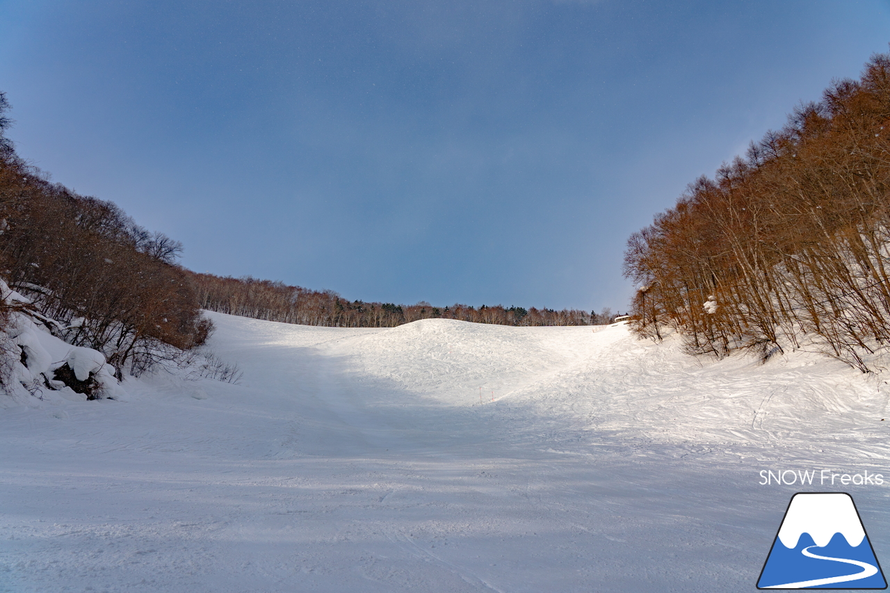 札幌藻岩山スキー場｜藻岩山の山頂に架かる『第2トリプルリフト』は、明日が今季の運行最終日…。ということで、いざ乗り納めにGo～(^^♪